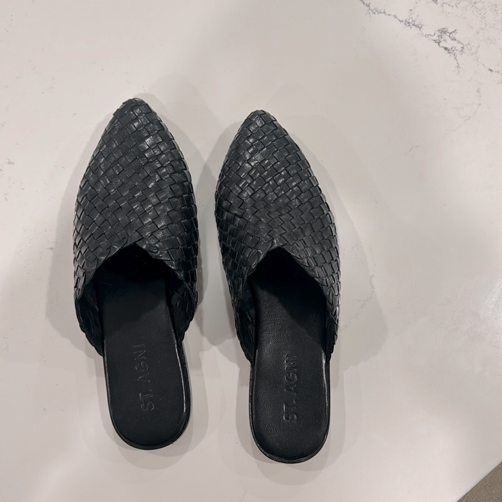 ST l. Agni black leather slip on.